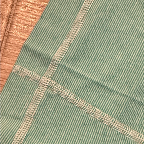 lululemon athletica Men’s L Teal and White Short Sleeve Tee - Picture 3 of 4